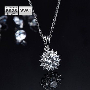 1.0 Carats VVS1 Moissanite Sun Flower Womens Pendant Necklace