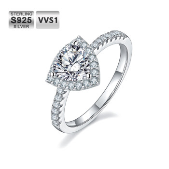 1.0 Carats Triangle VVS1 Moissanite Rings for Women